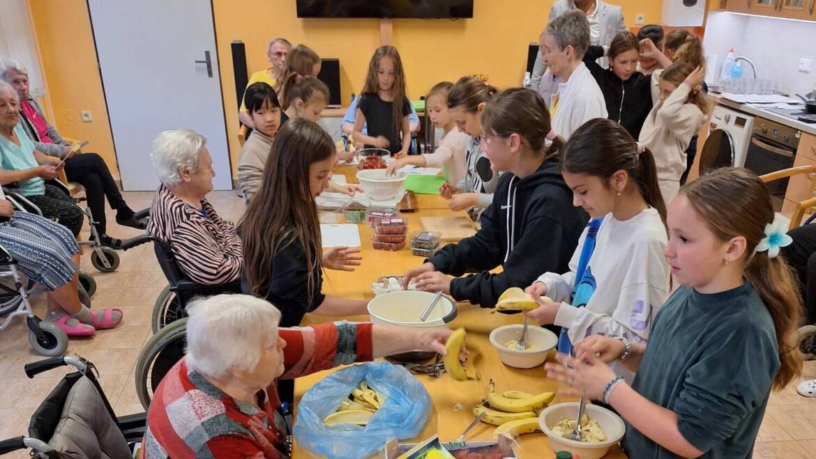 Díky projektu Správný start dochází v Domově u fontány k inspirativním mezigeneračním setkáním